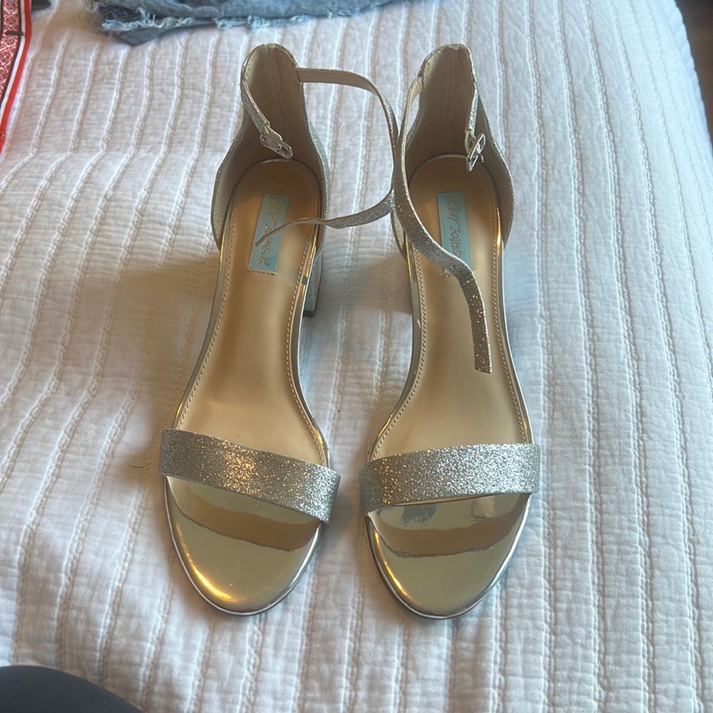 Silver glittery mini heel